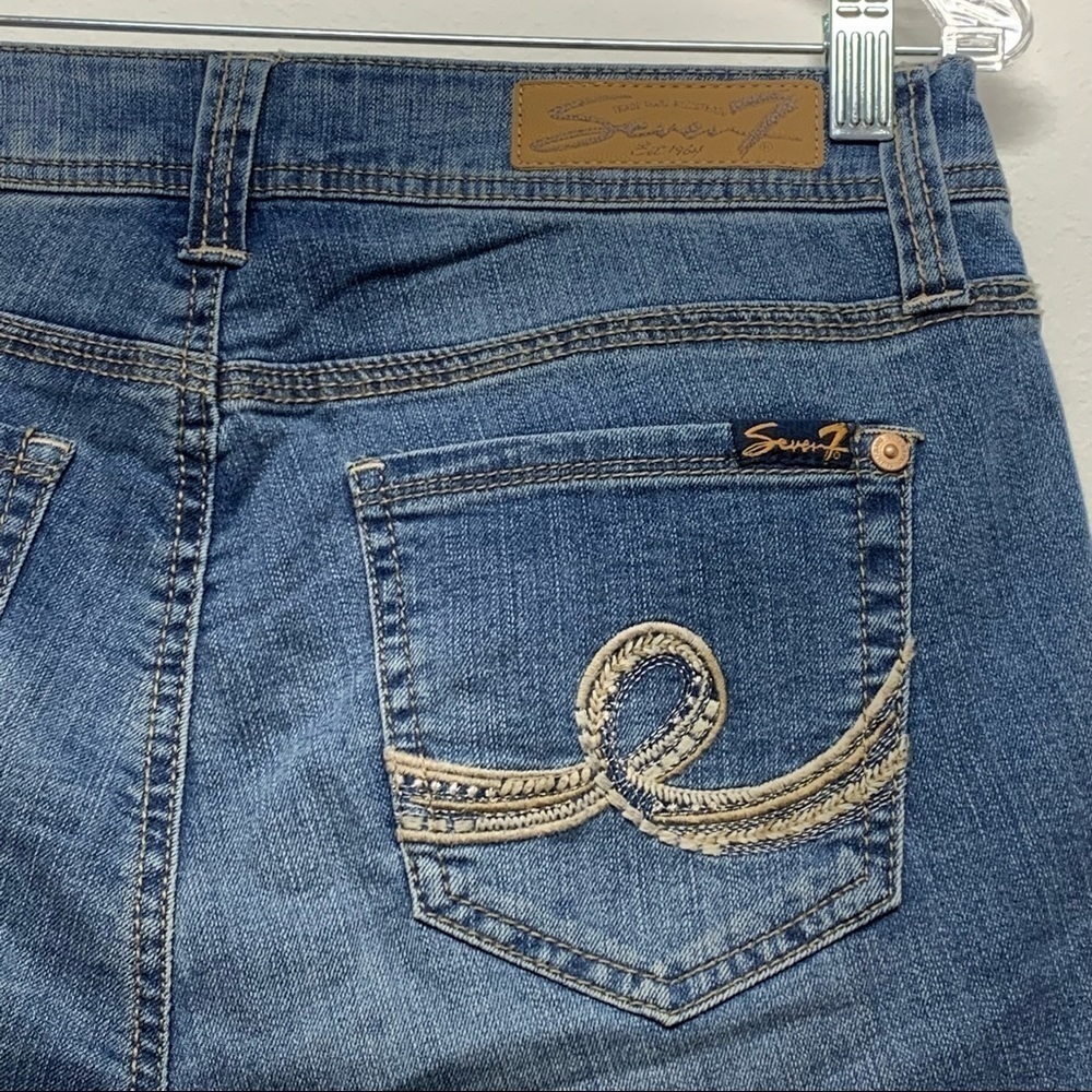 Seven7 Women's Size 6 Bermuda Blue Jean Embroidered Cuffed Denim Shorts